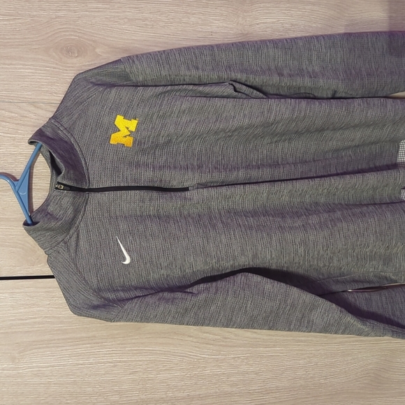 Nike Michigan pull over - Picture 1 of 4